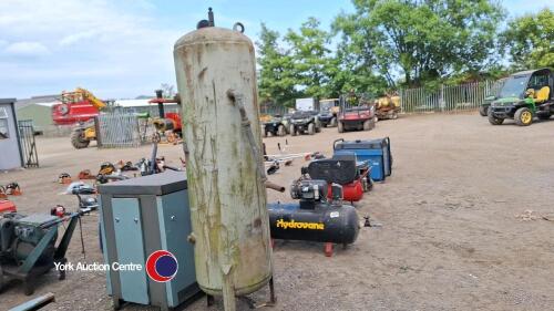 Electric compressor with tank, working order