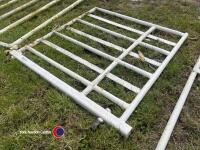 White metal gate 1.03mx1.07m - 3