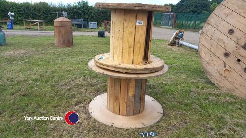 2 Wooden bobbin/cable drum (ideal for table)