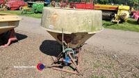 Vicon fertiliser spreader - 2