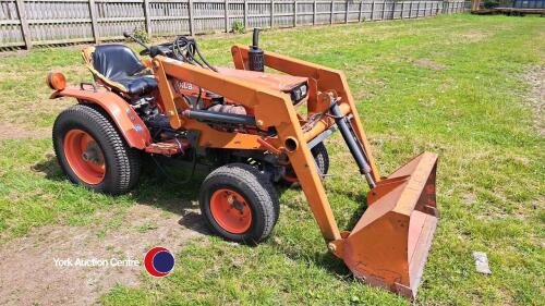 Kubota B4200 4wd compact tractor with front loader, key in office