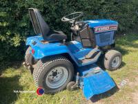 Garden tractor lawnmower, Ford 3 cylinder diesel, key in office - 2