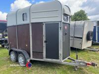 Richardson Rice (Supreme Grande) black horse trailer, 1 owner since new. Lightly used c/w full width breast and tail bars, key in office