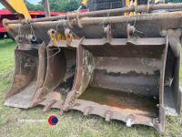 JCB 3CX Sitemaster digger, c/w 4ft bucket, ditch bucket, 2 x 16in buckets, 26in bucket, G737 VGB - V5 in office. Note: to re-sell due to failed payment - 9
