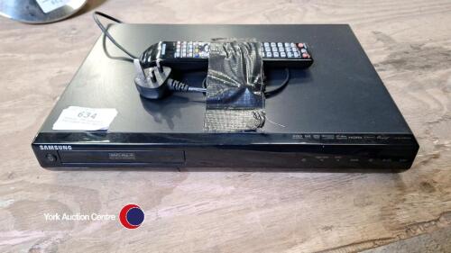 Samsung DVD recorder and player with remote