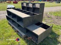 Quantity of pig feeders