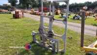 Grays straw grab, pin and cone brackets, extended to lift 2 round bales
