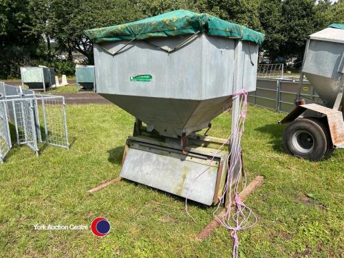 Peter Allen waggle bar ad lib pig feeder