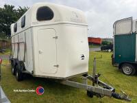 Cheval Liberte 4004 horse trailer for 3 to 4 horses. Good floor / ramp / tyres etc. Easy to tow. - trailer parts in office - 2