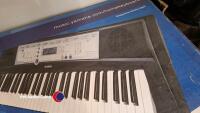 Yamaha YPT-2000 digital keyboard - 2