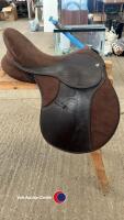 17.5' Brown Thorowgood Griffin GP Synthetic saddle. Wide fit, used on Cob. Used condition.