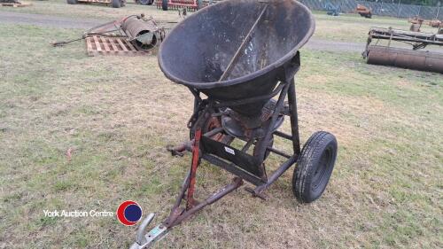 Vintage Land-drive fertiliser spreader