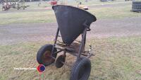 Vintage Land-drive fertiliser spreader - 2