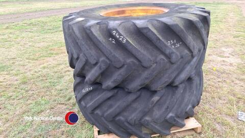 Pair 23.1x26' wheels & tyres