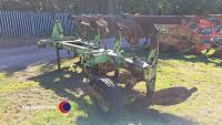 Dowdeswell DP7 4F reversible plough - 3