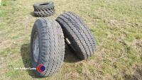 2 x 6-stud tractor wheels - 4