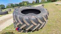 2 x Michelin 620/70/42 tyres - 4