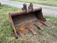 Digger bucket