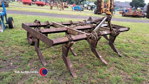 Bomford 9 leg chisel plough with low draught legs