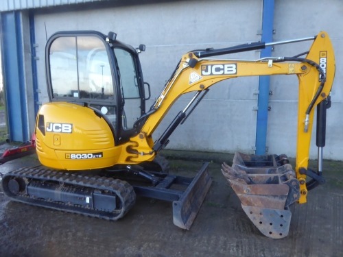 JCB 8030 ZTS 360 degree mini digger, 1900mm dipper, 12" rubber tracks, 4 buckets, front blade, Cesar data tag, 786 hours, 2013