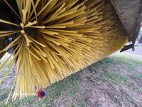 Bobcat 1.9m bucket brush - 3
