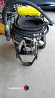 Petrol pressure washer and new hose, working order - 4