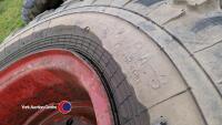 2 x 1300X530-533 trailer wheels - 3