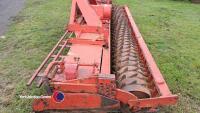 Kuhn 4m power harrow with packer - 3