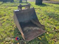 18in digger bucket - 2