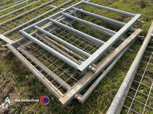 2x Half mesh 3ft gates, 1x non mesh gate