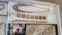 Tray of boxed good quality jewellery - 4