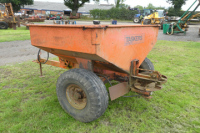 Tasker trailed fertiliser spreader