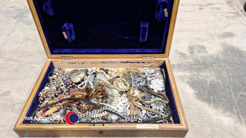 Box of jewellery