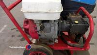 Honda petrol engined cold pressure washer c/ w hose gun - 2