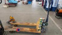 Hand pallet truck - 3