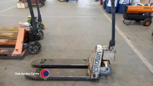 Hand pallet truck