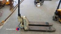 Hand pallet truck - 2