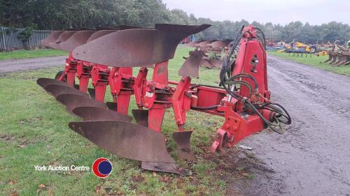 Naud 5 furrow reversible plough