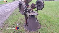 Tractor mounted old fertiliser spreader with ground wheel driven. Working order. - 2