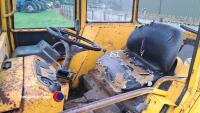 Massey Ferguson 30E tractor/loader, starts and runs, key in office - 4