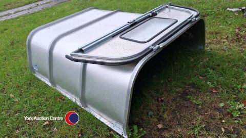 IW canopy top to fit Isuzu Dmax King cab