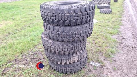 5 x Landrover Defender wheels and tyres