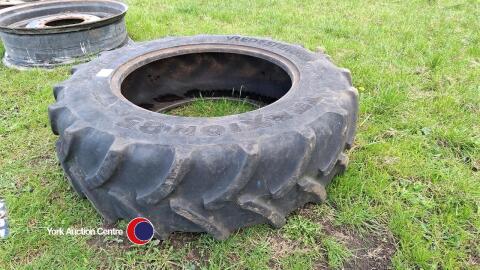 Vredestein Traxion 85 340/85R28 (13.6 R 28) radial tractor tyre