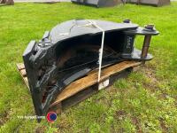 JCB 18in heavy duty bucket with 65mm pin for 13/14 tonner, new unsued - 2