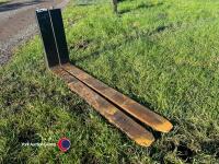 Pair of forklift tines - 2