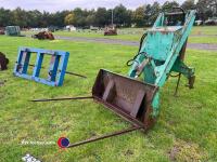 Taylor rear end tractor mounted loader and fork - 2