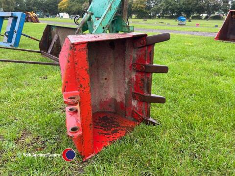 2ft bucket off Foster back actor, excellent condition