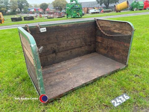 Tractor quad transport box