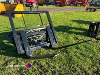 Pair forks with side shift c/w Euro brackets