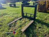 Pallet forks on 3 point linkage frame - 2